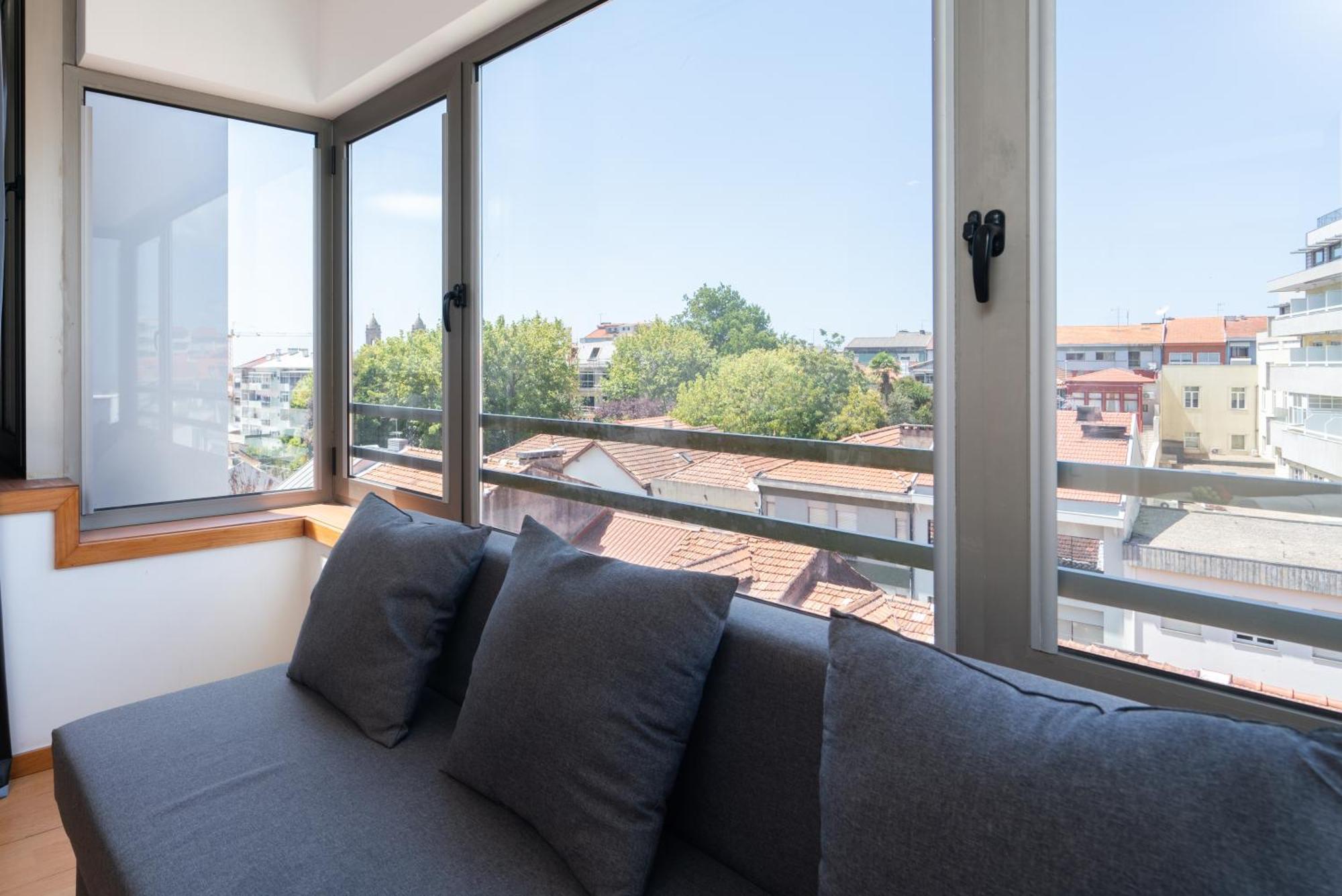 Host Wise - Bright Quiet Flats - Prime Location * Oporto