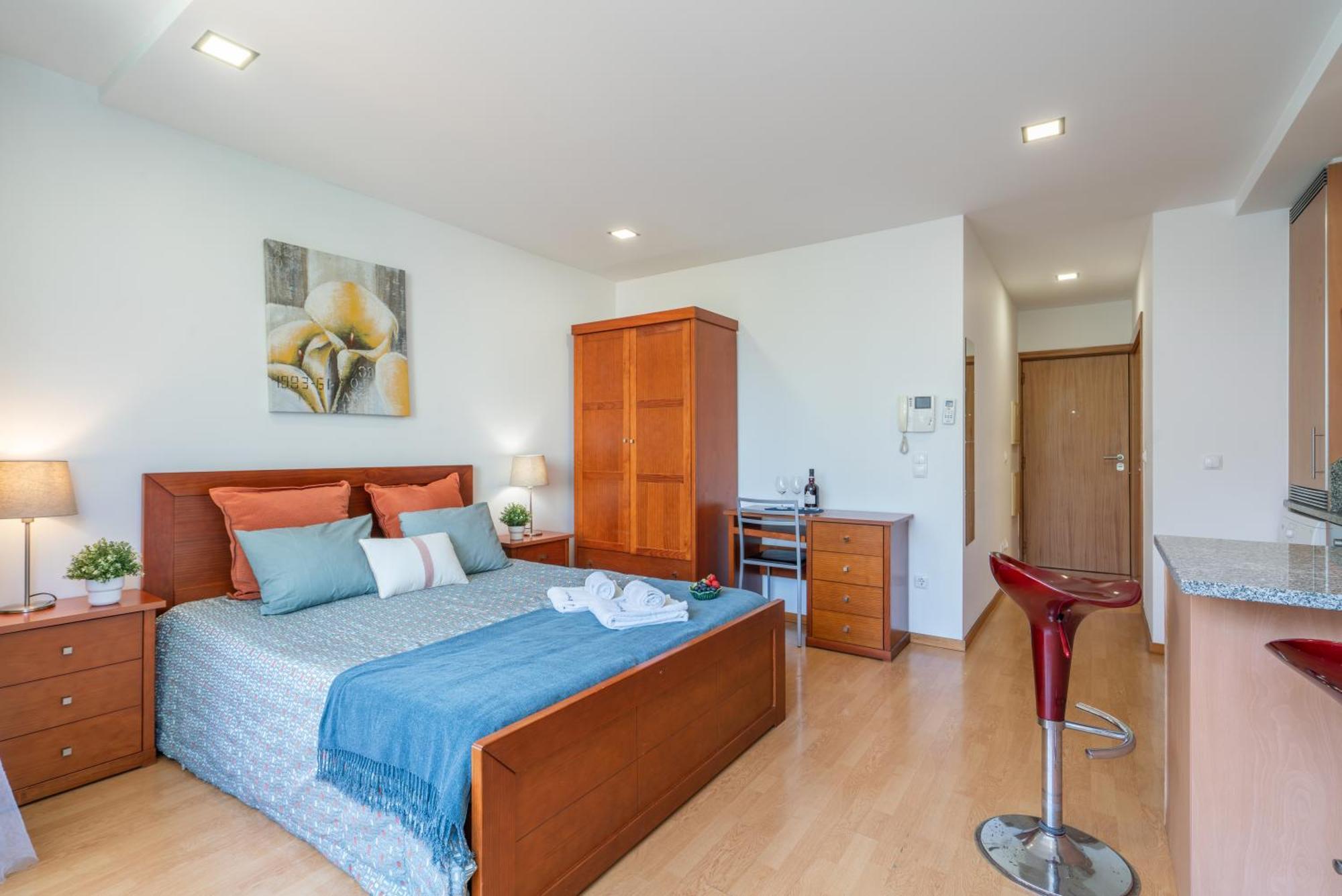 Host Wise - Bright Quiet Flats - Prime Location Oporto